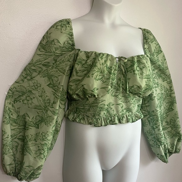 Eloquii Apple Green Puff Sleeve Smocked Back Cropped Blouse NWOT Size 20 SKU0060 - Picture 3 of 11